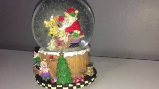 Melinera  Musical Snow Globe  We Wish You a Merry Christmas  Christmas Ornament [upl. by Blinnie792]