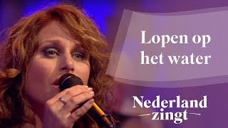 Nederland Zingt Lopen op het water Oceans [upl. by Elinet]