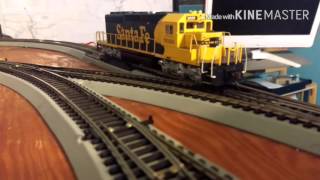 Bachmann HO scale SD402 Review [upl. by Ellenahs]