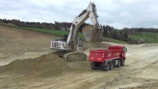 MEILLER HalfpipeHinterkipper auf MAN und Liebherr Bagger in Aktion [upl. by Drida486]