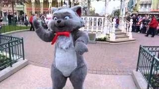 Les Aristochats  Disneyland Paris  17022013 [upl. by Nerej]